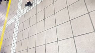 接写有り！アイドル級JKちゃんのTバック！青チェック逆さ撮りしました⑪ ipcam