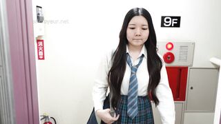 尿なのか汁なのか染み付きTを履いていたJKをエレベーター盗撮 ipcam