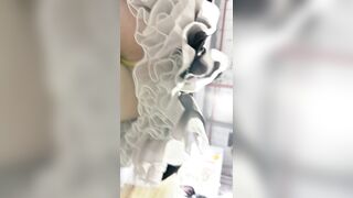 【KFC】女仆COSER独自逛街拍照。黑丝袜黄色窄内前后CD[某房原版] ipcam 1