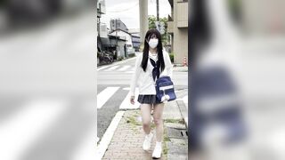 スクバにスカート引っかかってパンチラしちゃったお散歩動画です ipcam