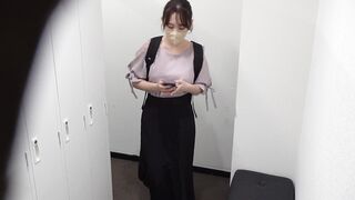 【某大学病院映像④】モロ見えナプキン先輩ナースのリアル生着替え ipcam
