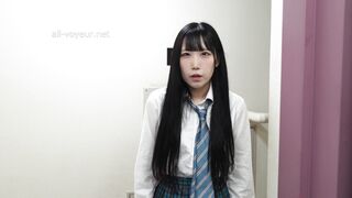 可愛い青チェJKが何かの対策してるらしい前張り一本筋マン。エレベーター盗撮 ipcam