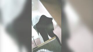 【韓国トイレ撮影】美女がトイレでおならする音がうるさい【部屋オリジナルバージョン】 [431M] korean porn ipcam