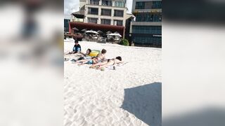 ㄷㅊ ㅈㅉ 비키니 엎드려있는년 엉덩이