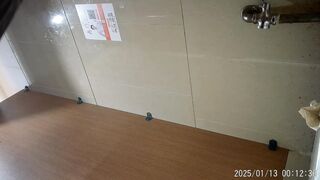 【全景厕拍】高清全景酒吧 cosplay小姐姐换衣服25V[某房原版] ipcam (1)