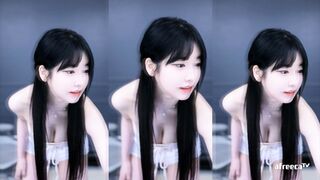 과즙 누브라 노출한 날 리액션 몇개