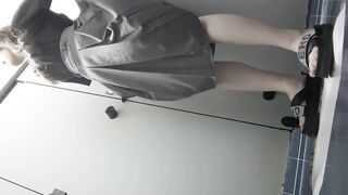 【お風呂ショット】極上メガネ女子がお尻を上げてクリトリスを擦ってオナニー！ 13V ipcam (4)