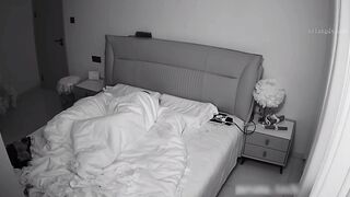 【核弹来袭家庭摄像头】小娇妻扒开骚逼不知道在看什么[某房原版] ipcam (3)