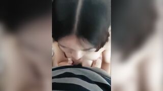 화장실에서 별짓 다하네