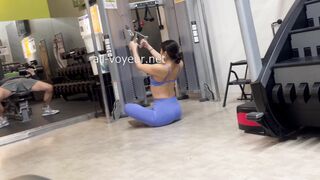 超Sクラスのエロ美巨尻！希少なパッツンスパッツとスケベ尻を突き出して♂を誘う! 下品なレギンス お姉さん編 ipcam