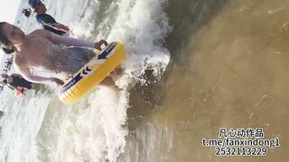 【高抄拍胸】市场海边沙滩偷拍 多位少妇没穿内衣！74V[某房原版] ipcam 2 (2)