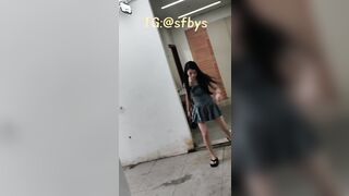【手持ちトイレ撮影】最高のネットセレブ基地❤️美人キャスター数人の出血マンコをフラッシュ接写 ipcam (2)