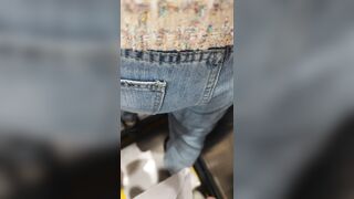 重磅【尾随街射】超炸裂 尾随小姐姐射精撒尿（2）50V[某房原版] ipcam (4)