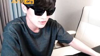 수호_찢어진 반바지-팬티보이는 이쁜이게스트
