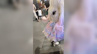 激【街撮り激撮】お姉さんが射精＆おもらしする姿を激撮51V ipcam (1)