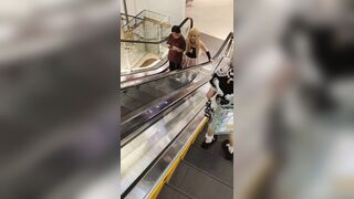 激【街撮り激撮】お姉さんが射精＆おもらしする姿を激撮51V ipcam (12)