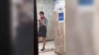 重磅【空姐】窗外偷拍多位空姐宿舍日常洗澡换衣服82V ipcam 1 (2)