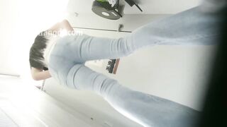【カーモデルトイレ撮影2】女子トイレでおしっこするトップカーモデル2 ipcam