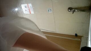 パノラマ正面ショット 驚くほどセクシーな若い女性。下着から何かが落ちたに違いありません ipcam (1)