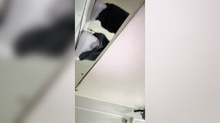 【トイレ盗撮】ダンスクラブの若い女の子4人と巨尻の若い女性が下痢をする - 第4号【部屋オリジナル版】5人 ipcam (5)