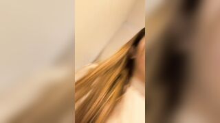 土日のみ　トイレで美女が自撮りオナ jav jvip