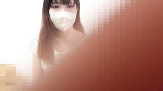 【集荷客胸チラ】小柄美女の胸チラまさかのノーブラで胸元から美乳が丸見えでした【パンチラ】 ipcam