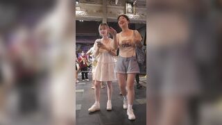 ゆるめの花柄スカートを履いた美少女がショッピングモールへ…ほんのり透けてシームレスな黒の内面露出【とあるお家のオリジナル版】 ipcam