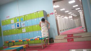 【全网独家原档】水上乐园美女换衣洗澡㊙️無水印原档系列【第17季】10V ipcam (5)