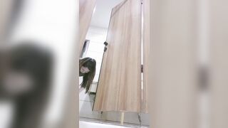 【极品厕拍】11月商场前后拍~学生蜜桃臀~窜稀拉S!36V[某房原版] ipcam (3)