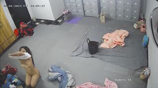 [해킹카메라] 클럽 탈의실 감시 - 핫바디, 미녀들이 곳곳에, 105V [특정 룸의 원본 버전] ipcam (53)