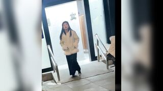 【厕拍】前拍极品美女鲍鱼尿尿用力拉屎时淫浆都溢出来了[某房原版] ipcam