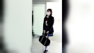 清楚女学生が駐輪場でパンチラ♡しかしバレてスマホを奪われオナニー見せつけ♡【逆セクハラ】 ipcam