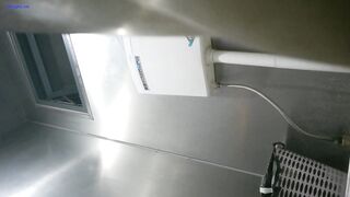 9月の最新リーク❤️師範大学近くの女子トイレでの隠し撮り❤️女子校生がおしっこをしていて、女神のシスターがおしっこをしながら鼻をほじっ ipcam