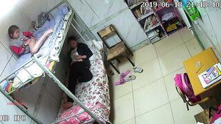 【360家族】複数の割れた家族カメラ、毎日愛し合うカップルの接写高画質、とても容姿が良くて声を聞くだけで射精できる若い女性がいる ipcam (25)