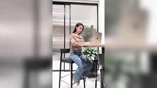 抓到外甥用她的絲襪打手槍 主動用小穴讓他洩欲[1] 夕夢搖 - china