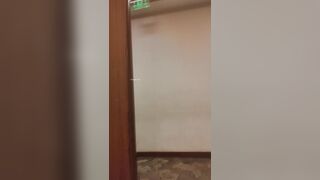 【温泉コーナー】若い女性の白い肌に紫のブドウが映える姿が多かった ipcam (8)