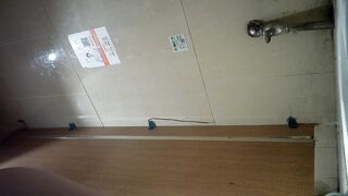 ❤️【トイレショット】パノラマフロントショット：メガネの女の子は髪がたっぷり、セクシーな下着！ ipcam (2)