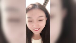 大人の女性が開脚！ジムやショッピングモールなどで披露した【ココアミルクエッグ】のヨガパフォーマンスを、大胆なポーズで収録 china (3)