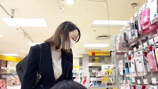働くOLさんの日常的に愛用している花柄のストッキング越し水色綿Ｐ OL24S-4K voyeur jp