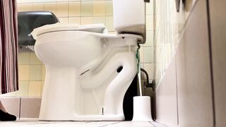 Starbucks_Toilet ipcam