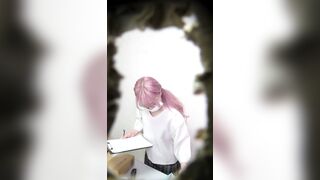 作業中のＨ ちゃんの無防備な乳首を捉えました voyeur jp