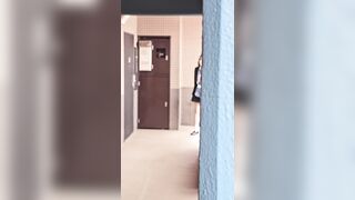 SS級！超美人JKのスマホを拾って中身を見てみたらとんでもない動画が入ってました jav jvip