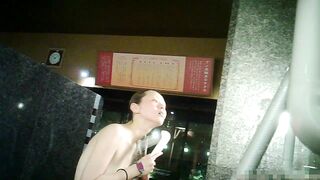 【マルッと追い撮り！女撮師 スーパー銭湯】Vol.32 追い撮り！BIG乳首と綺麗な顔のギャップが好きですよ。 【マルッと追い撮り！女撮師 スーパー銭 voyeur jp (3)