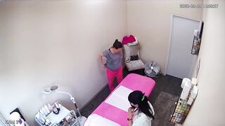 ロシアの女の子のお尻脱毛サロン。 ハッキングされた CCTV ipcam 6