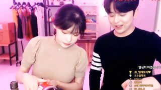 혀주니까 무장해제하는 존예게스트