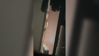 最近流出したプライベート写真には、客室乗務員が寮で着替えたり、バスルーム内のトイレシャワーを使用したりしている様子を密かに撮影してい ipcam (23)