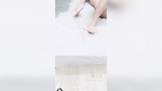爆乳嫩妹小穴很敏感非常會潮吹 把床單濕了一整遍一邊操一邊噴 中國 china