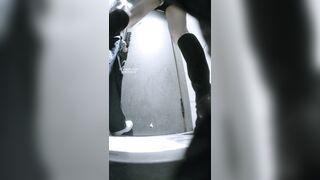 オンライン初公開：【酒場トイレ盗撮シリーズ】黒ストッキングとハイヒール美女だらけ（前編）30V ipcam (10)