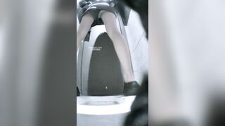 オンライン初公開：【酒場トイレ盗撮シリーズ】黒ストッキングとハイヒール美女だらけ（前編）30V ipcam (6)