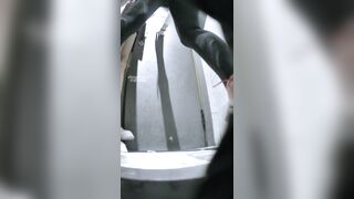 オンライン初公開：【酒場トイレ盗撮シリーズ】黒ストッキングとハイヒール美女だらけ（前編）30V ipcam 2 (2)